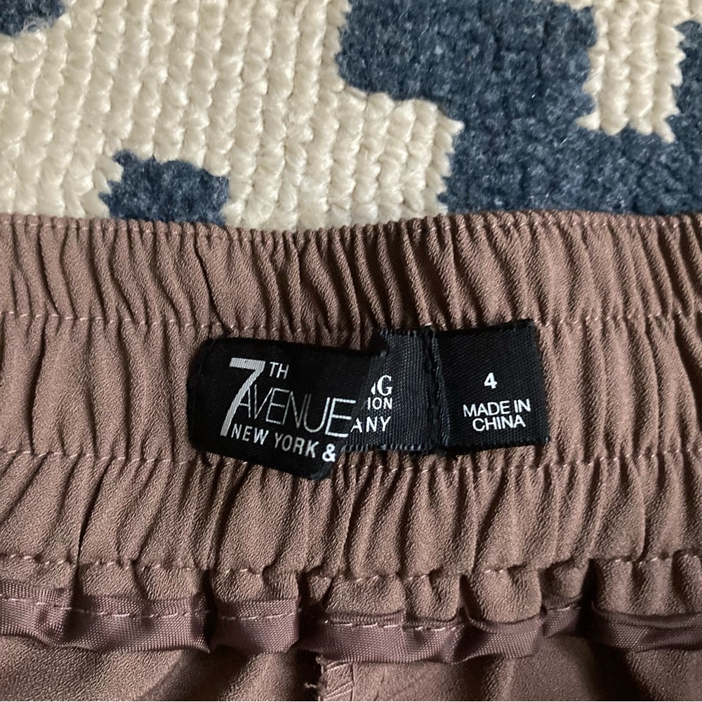 4/$10 - New York & Company Brown Dressy Shorts - Picture 4 of 6